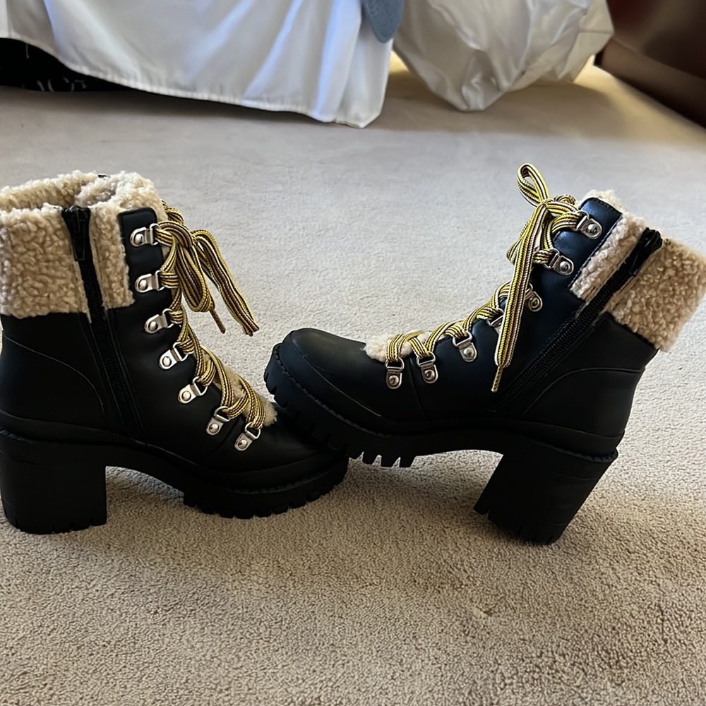 Steve Madden Booties - Picture 4 of 6